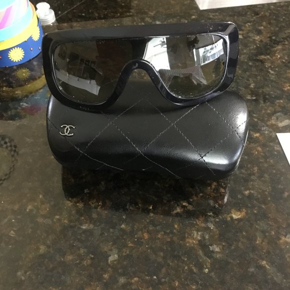 Chanel Shield  sunglasses New - Picture 1 of 5